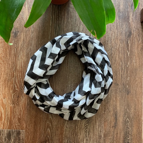 Black and White Chevron Infinity Scarf DONATED - Picture 1 of 3